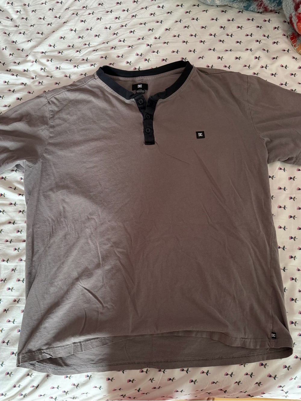 DC Men's Gray Short-Sleeve Henley with Black Trim